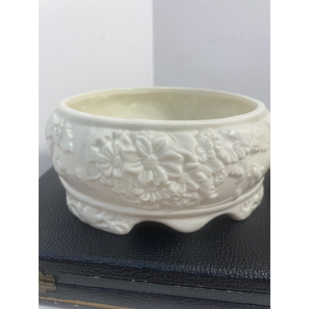 Decorative Floral Porcelain Keepsake Box Bowl with Lid 6” Round - Picture 6 of 9